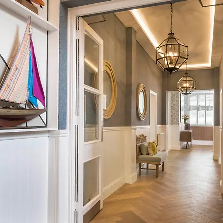 Harbour Hotel 4*